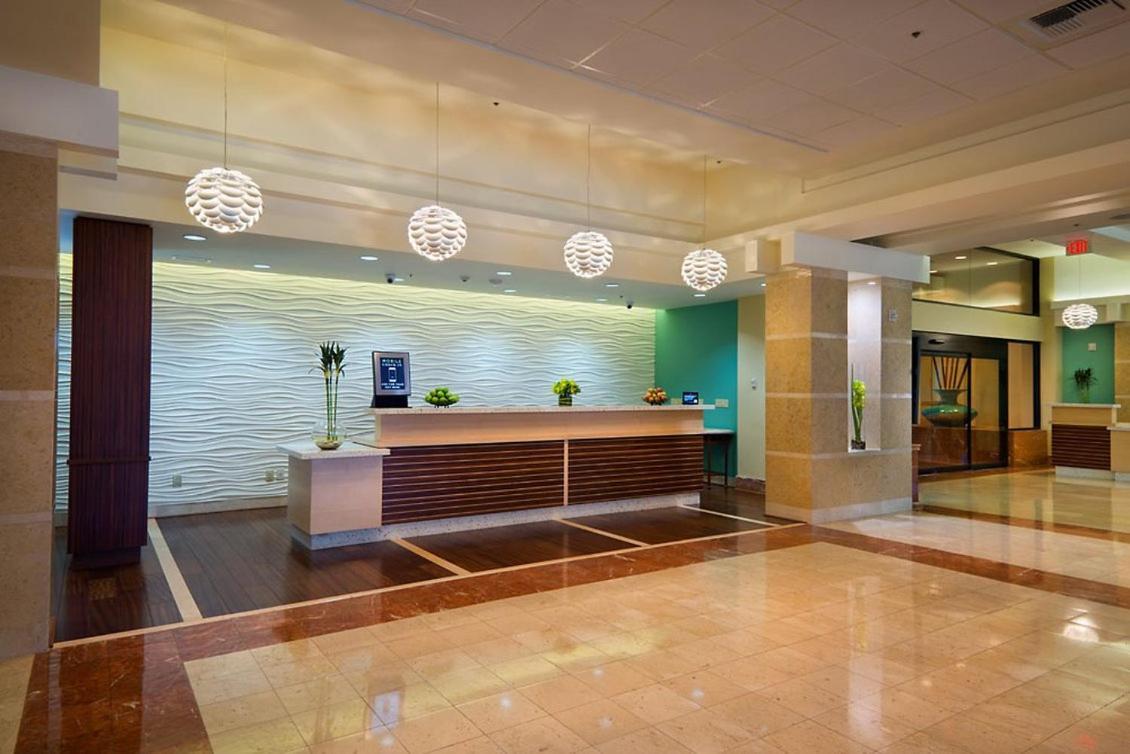 Long Beach Marriott Экстерьер фото