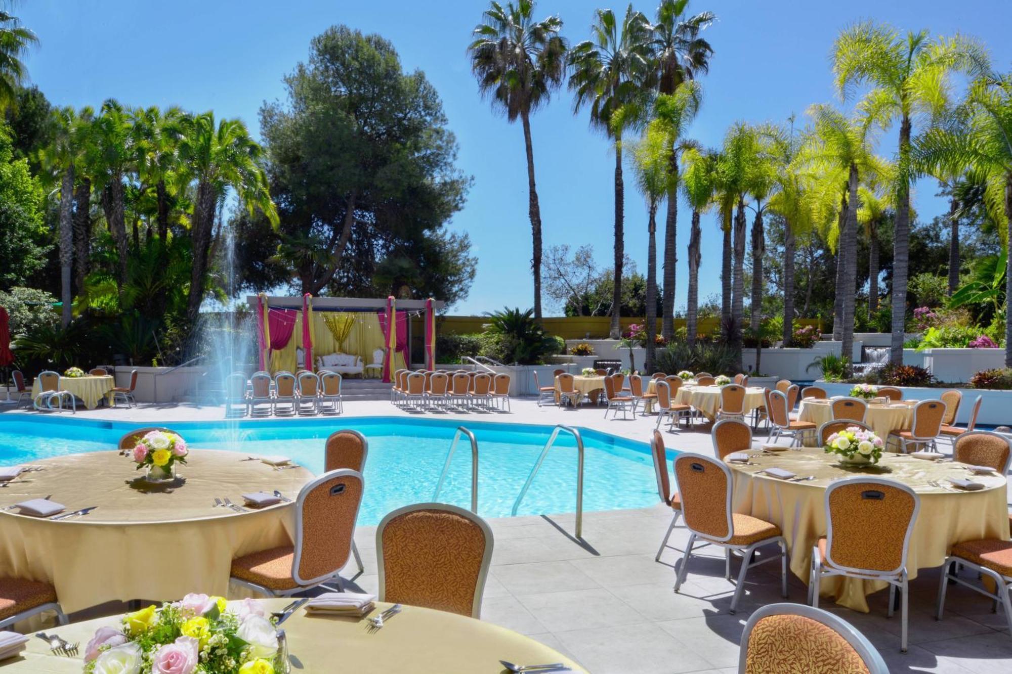 Long Beach Marriott Экстерьер фото