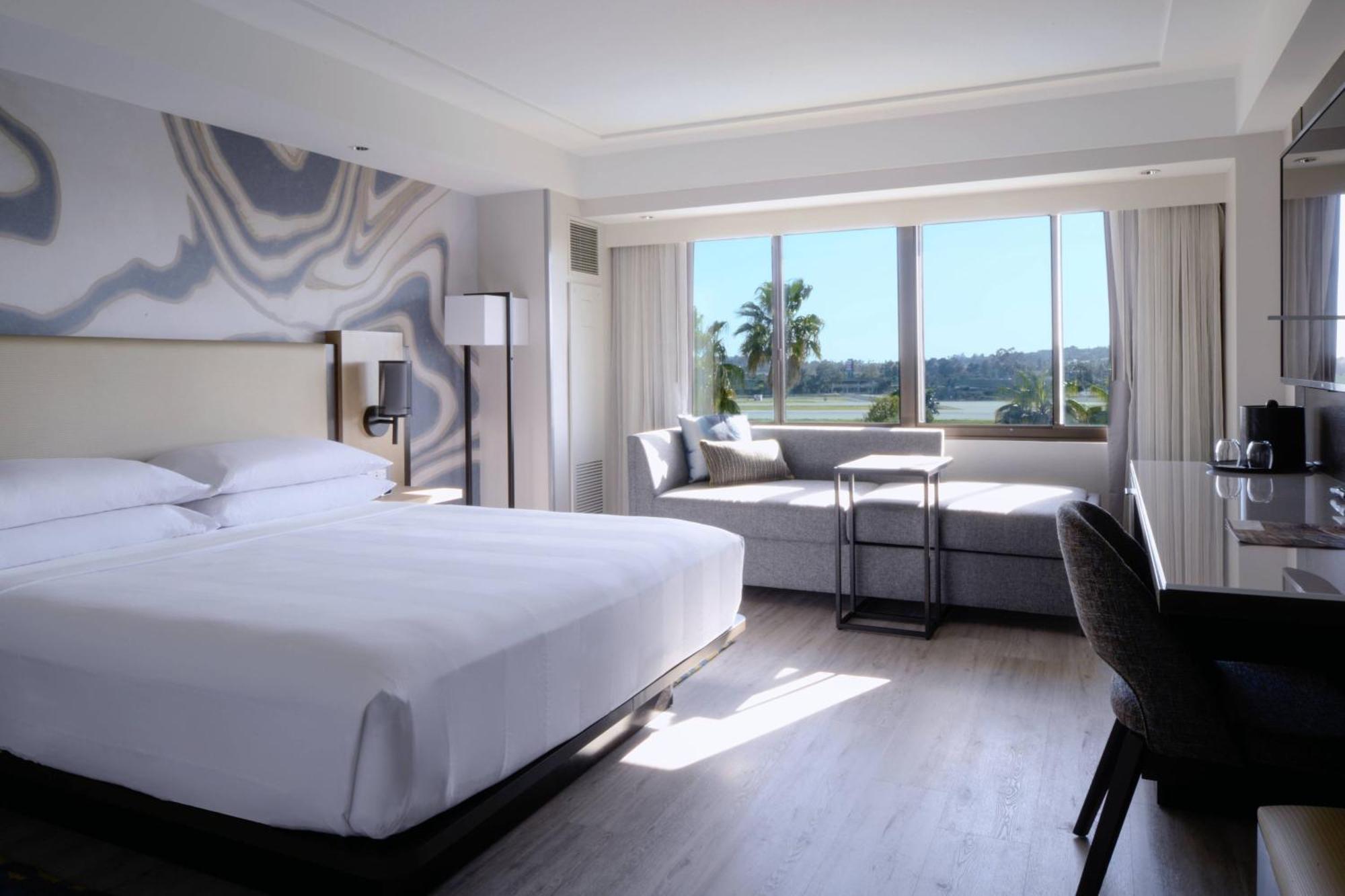 Long Beach Marriott Экстерьер фото
