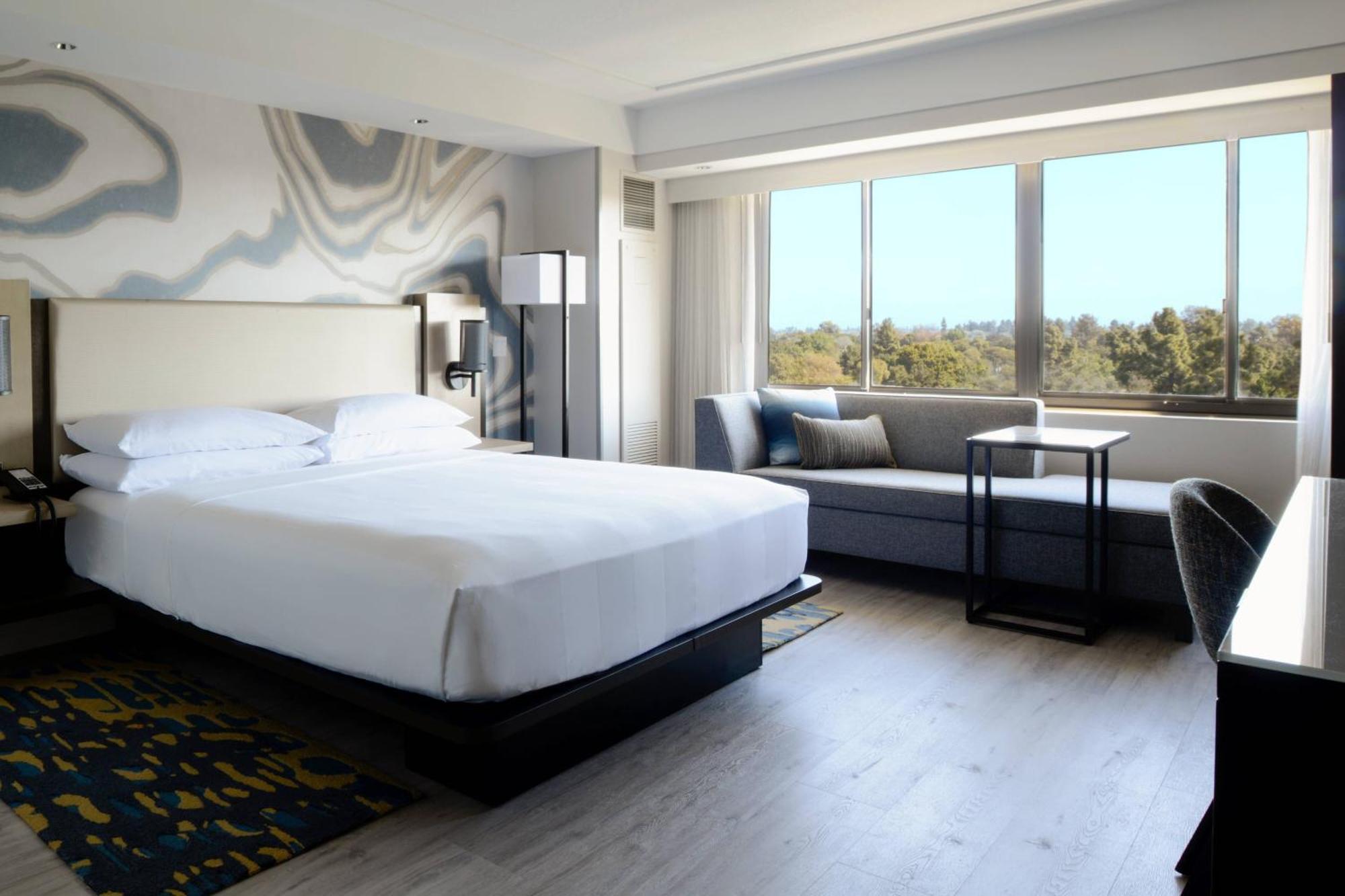 Long Beach Marriott Экстерьер фото