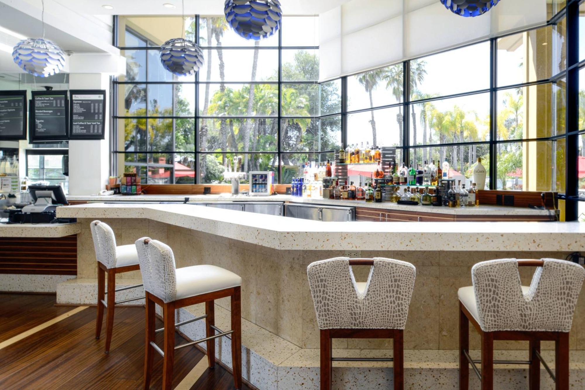 Long Beach Marriott Экстерьер фото