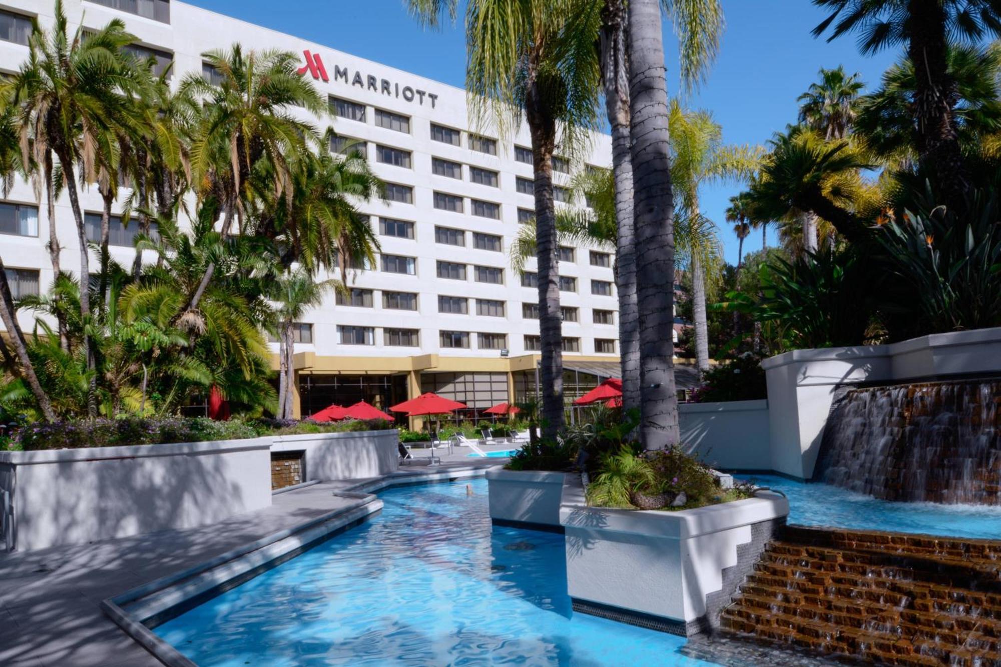 Long Beach Marriott Экстерьер фото