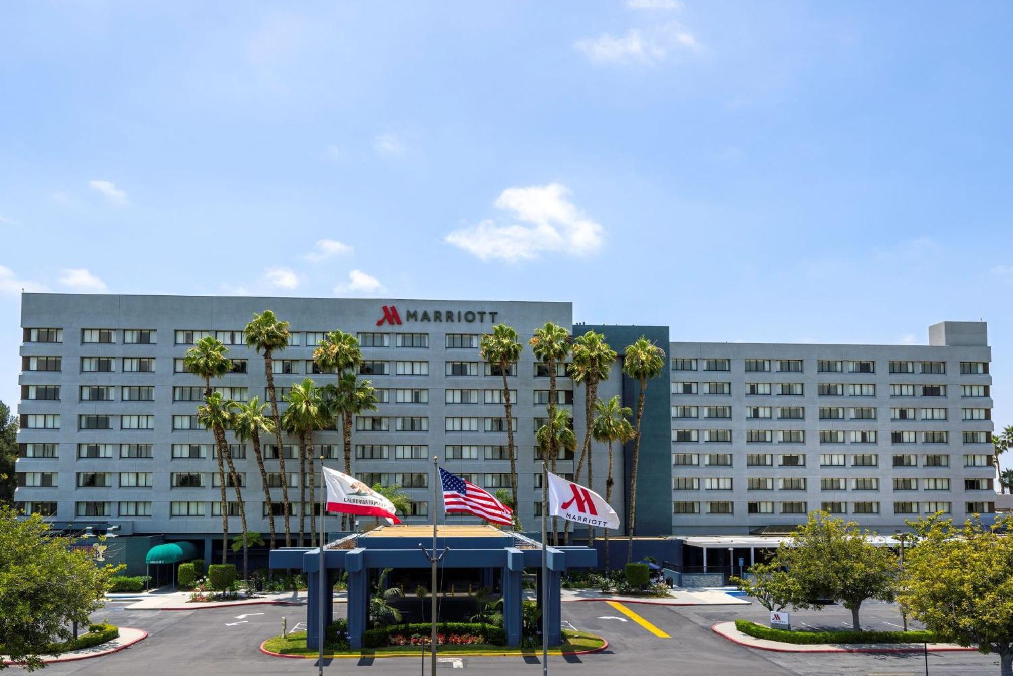 Long Beach Marriott Экстерьер фото