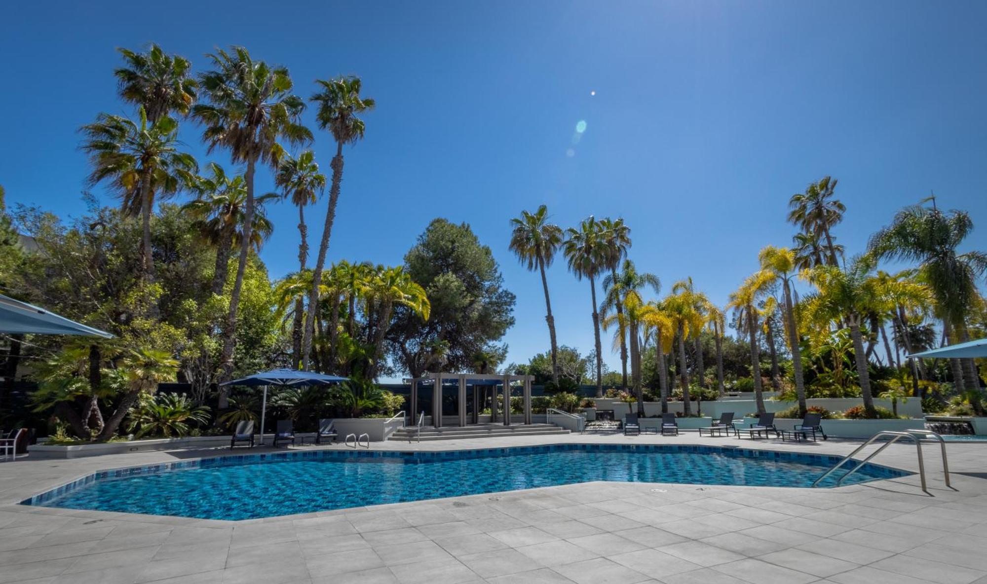 Long Beach Marriott Экстерьер фото