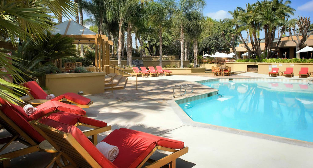 Long Beach Marriott Экстерьер фото